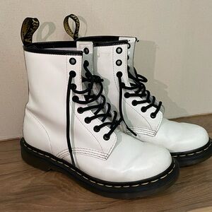 Dr. Martens 11821 Boot Size 7 Women’s
